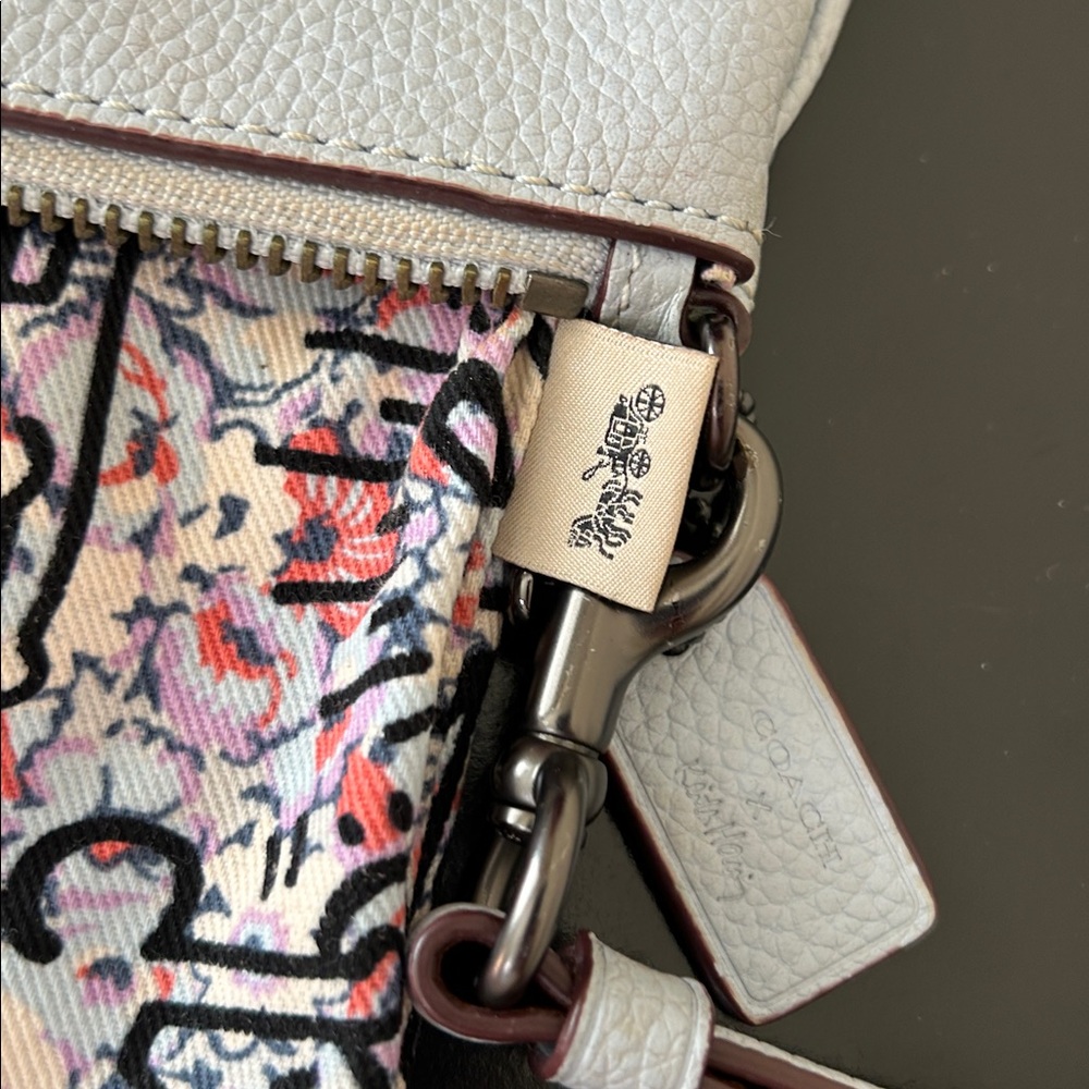 Coach X Keith Haring Turnlock Wristlet 30 Limited Edition Collaboration - Picture 15 of 16